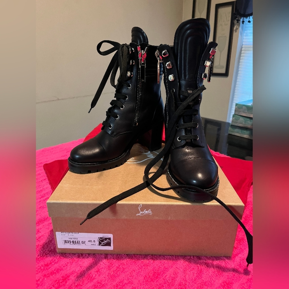 Christian Louboutin En Hiver 70 Arabica Black Leather Combat Ankle Heel Boot